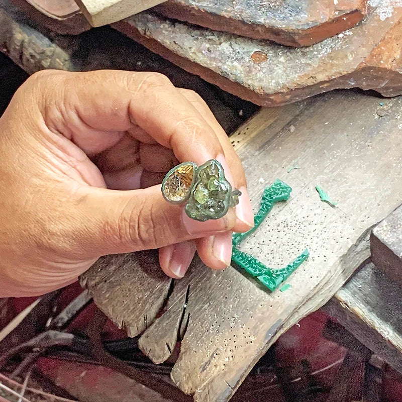 CARVING THE MODEL IN WAX